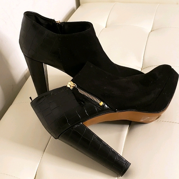 Black Heeled Boots - Picture 1 of 4